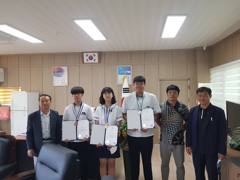 2020년 경남기능경기대회 수상자 사진 1.jpg